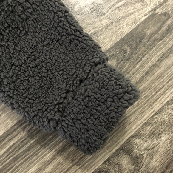 SOLD * NEW! RIPZONE Sherpa Pullover - Picture 5 of 9